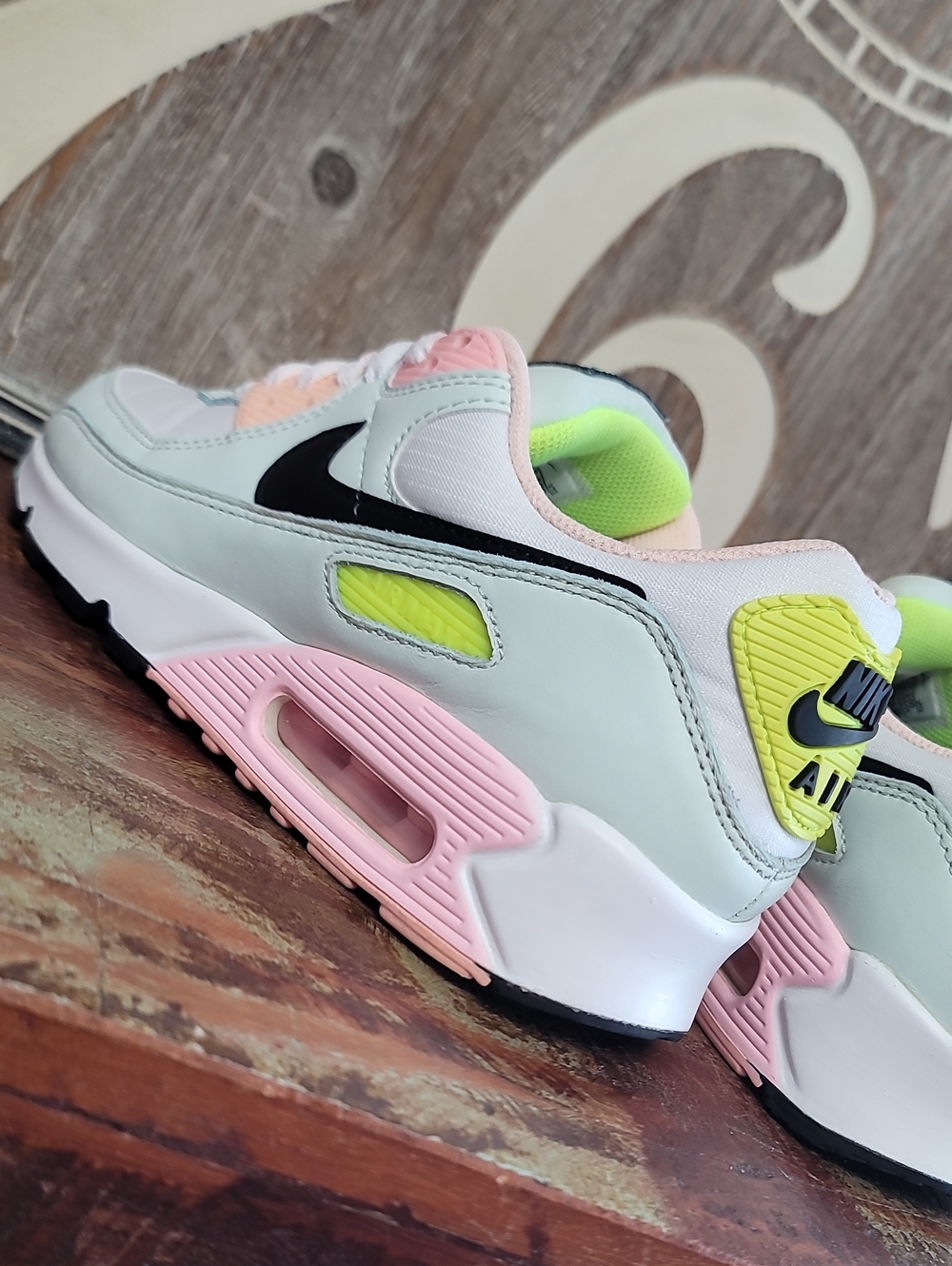 🔥🔥 Nike Wmns Air Max 90 'Easter' Wmns 8 Good/like New. Fast Shipping - Picture 9 of 16